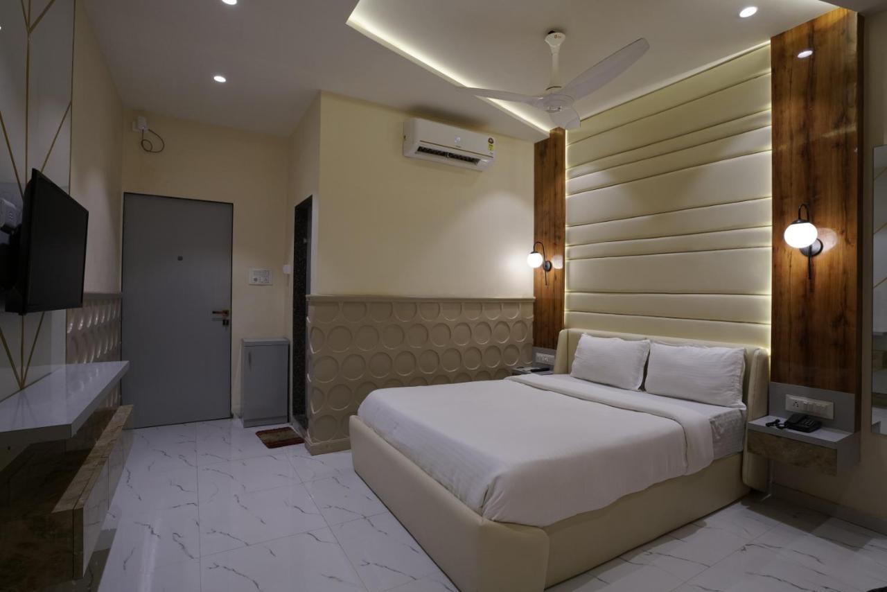 Palm Springs Beach Resort - Gorai ムンバイ エクステリア 写真